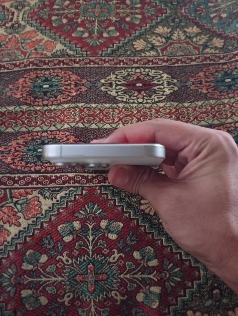iPhone 15 pro max 2
