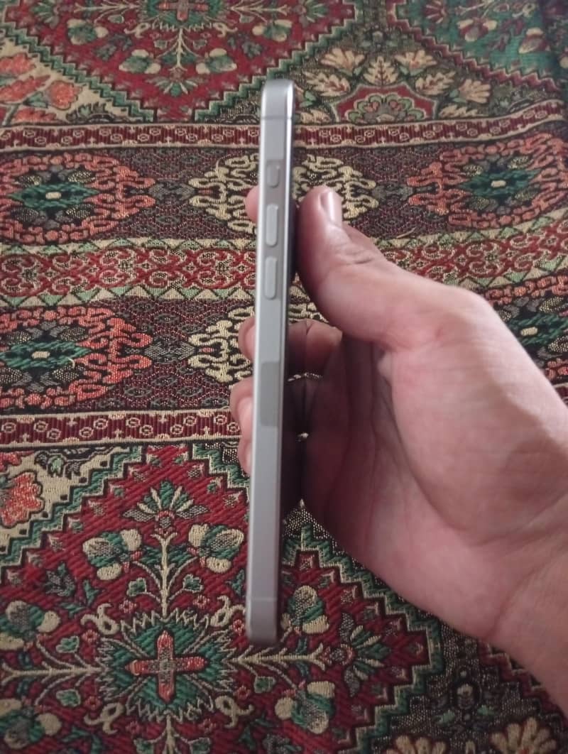 iPhone 15 pro max 5
