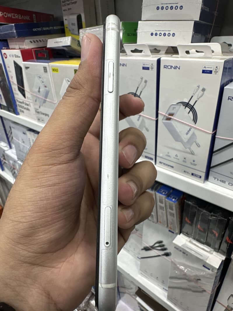 Apple iPhone XR 2
