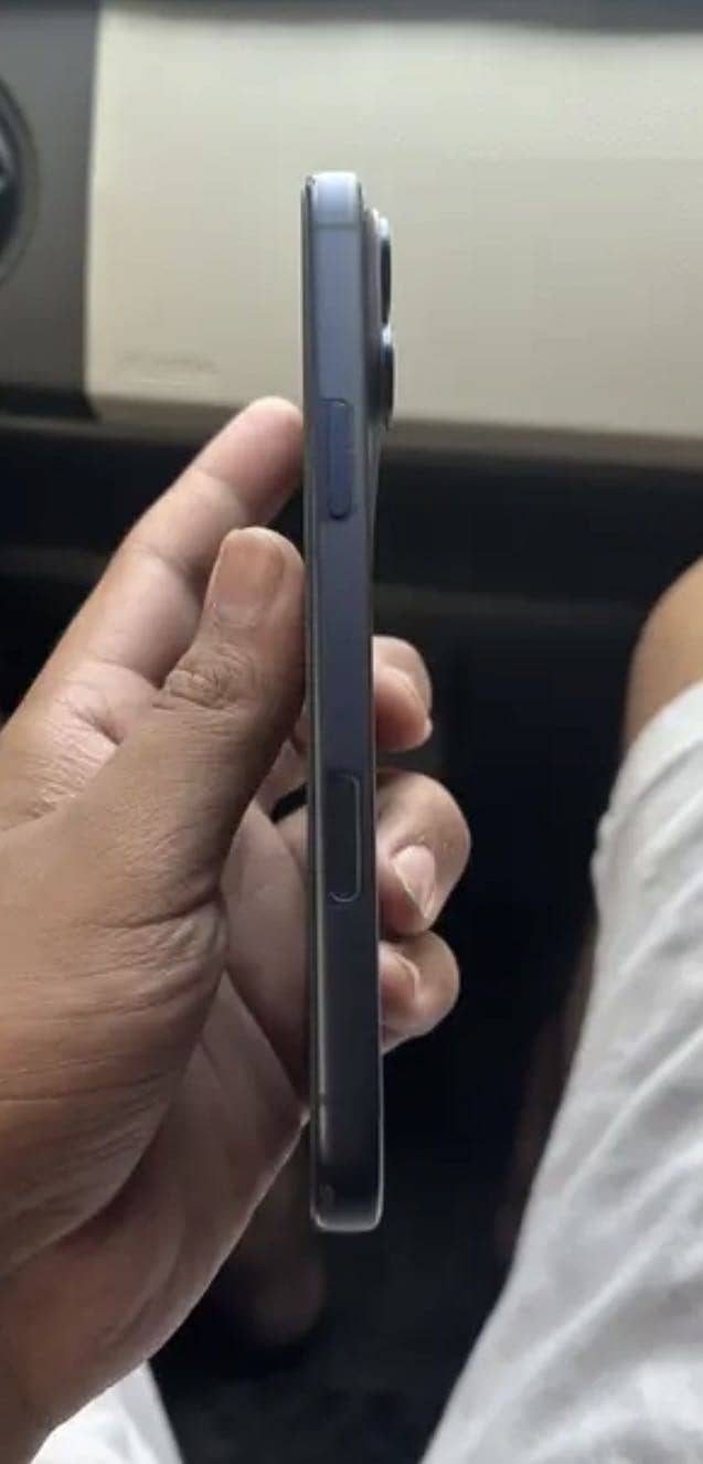 Apple iPhone 17 Pro Max 1