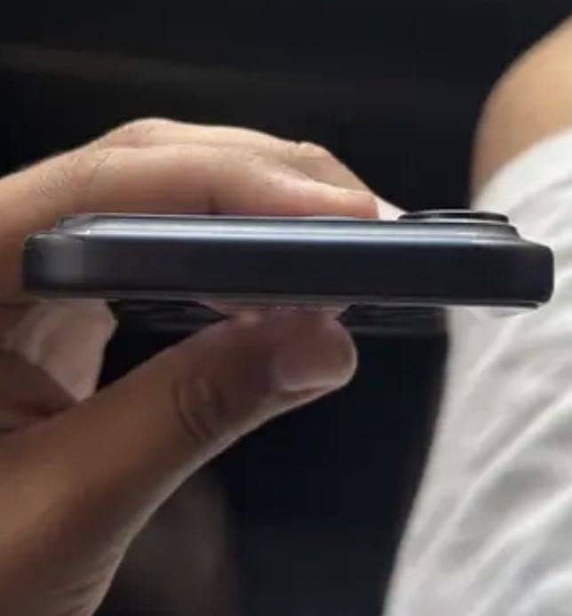 Apple iPhone 17 Pro Max 2