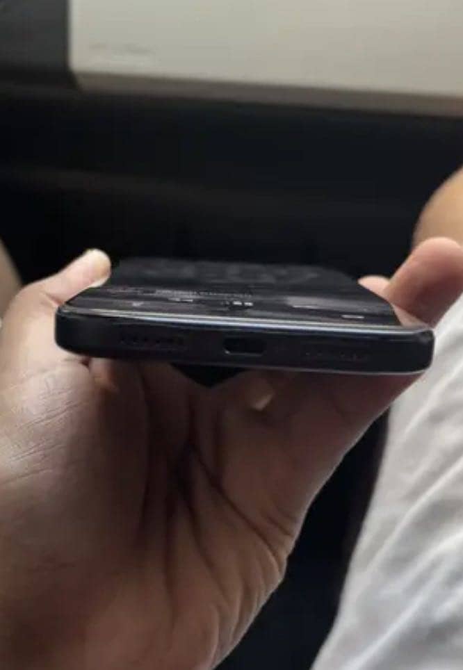 Apple iPhone 17 Pro Max 3
