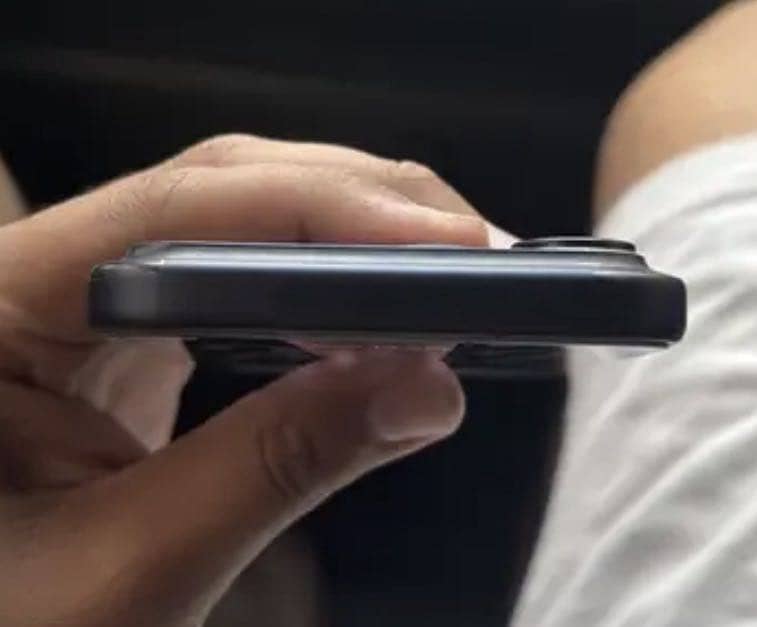 Apple iPhone 17 Pro Max 4