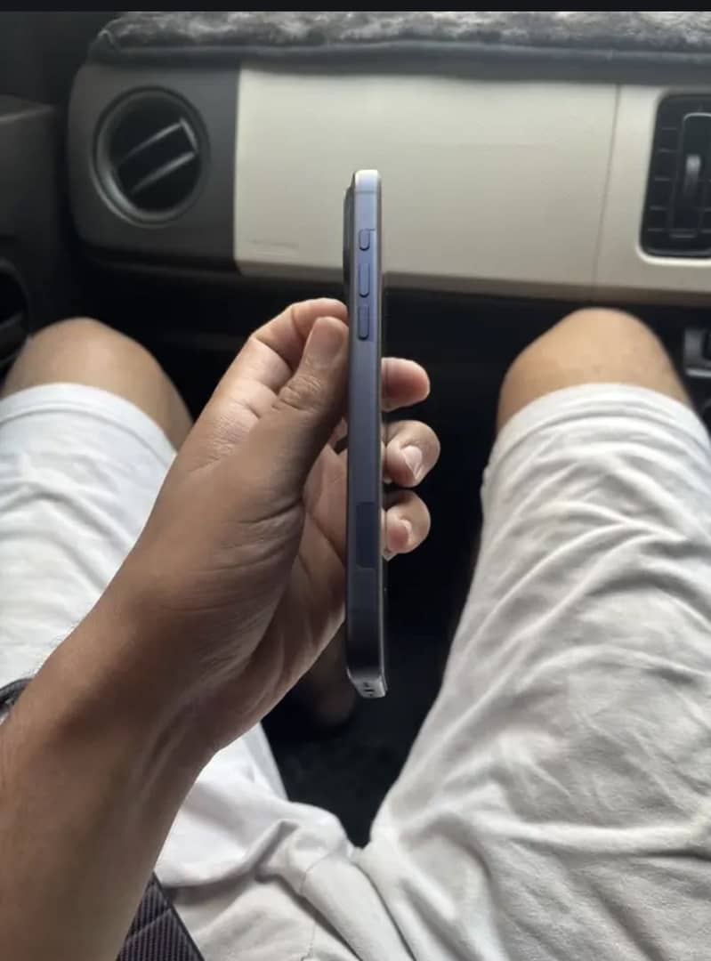 Apple iPhone 17 Pro Max 5