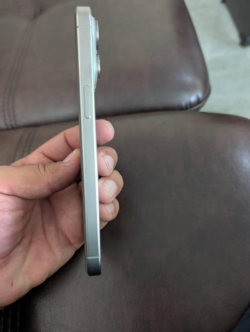 Apple iPhone 15 Pro Max 1