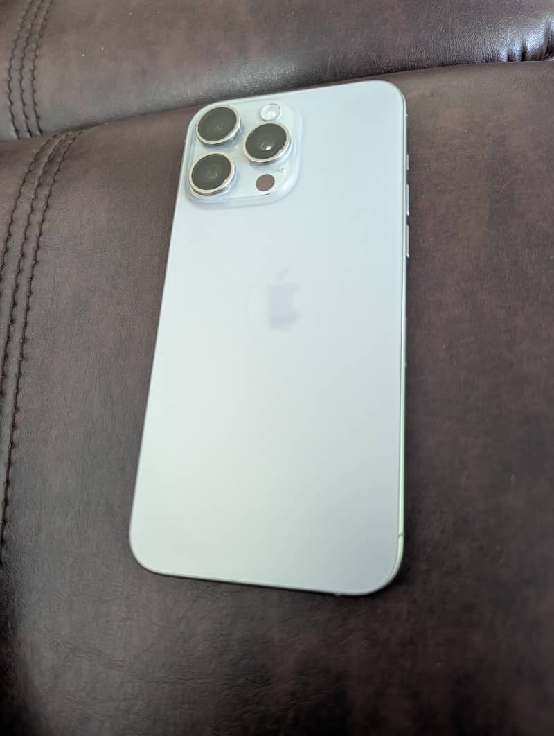 Apple iPhone 15 Pro Max 5