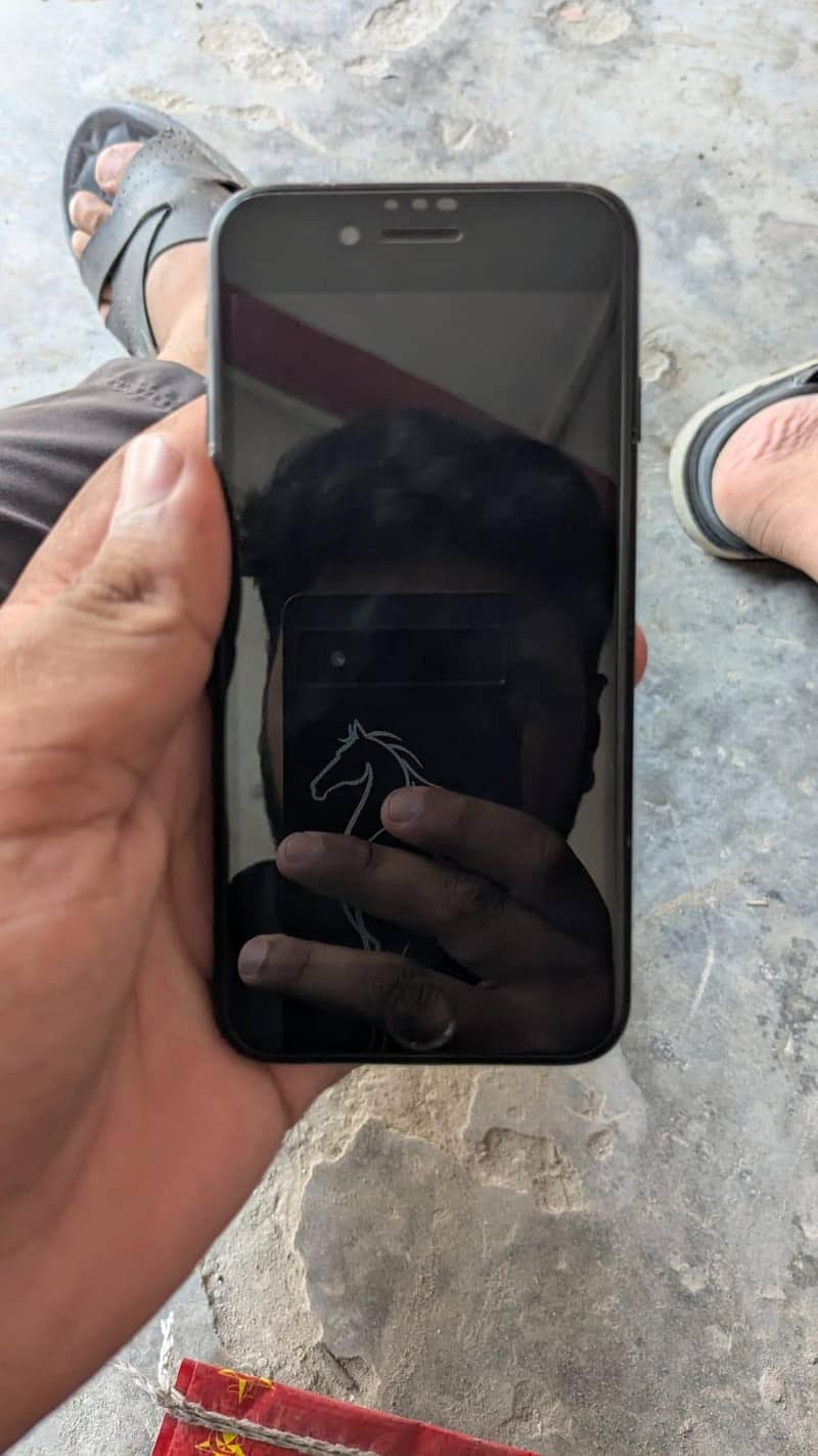Apple iPhone 7 3