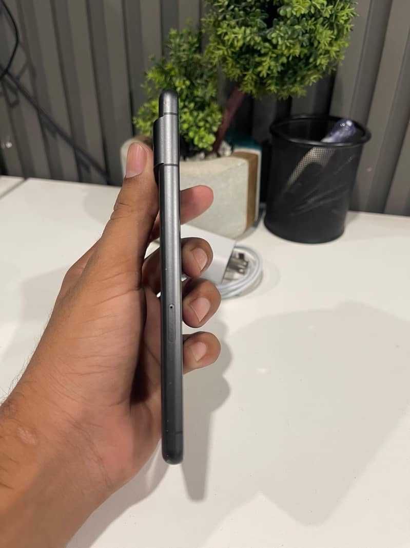Google Pixel 7 4