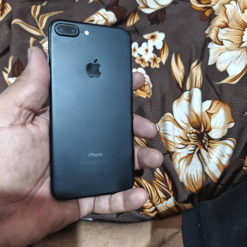 Apple iPhone 7 Plus 0