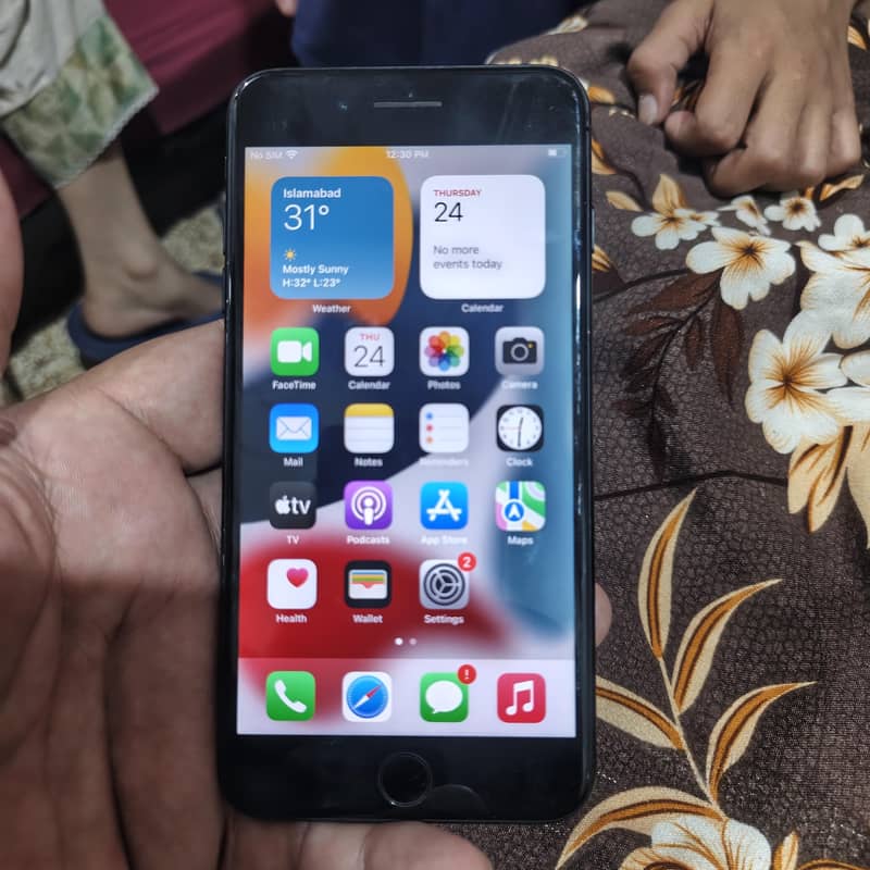 Apple iPhone 7 Plus 5