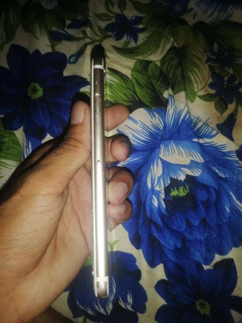 Apple iPhone 6 2