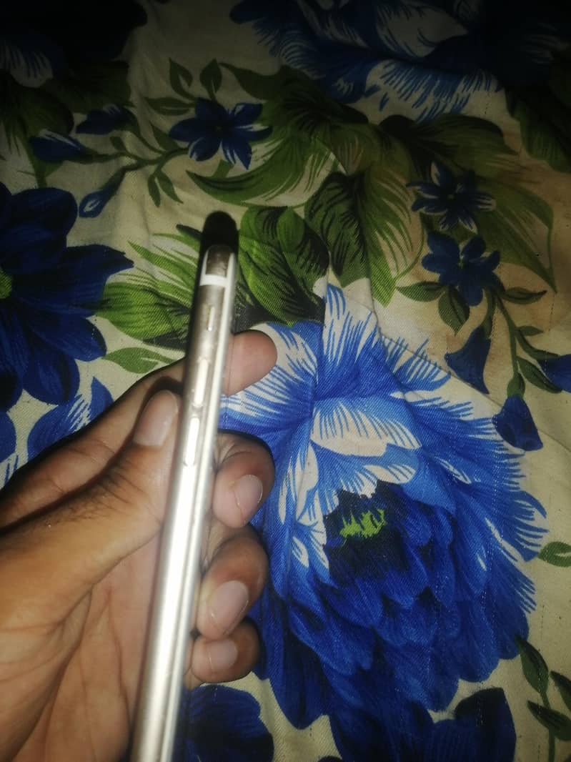 Apple iPhone 6 3