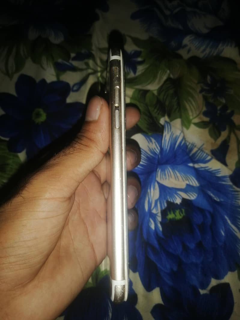 Apple iPhone 6 4