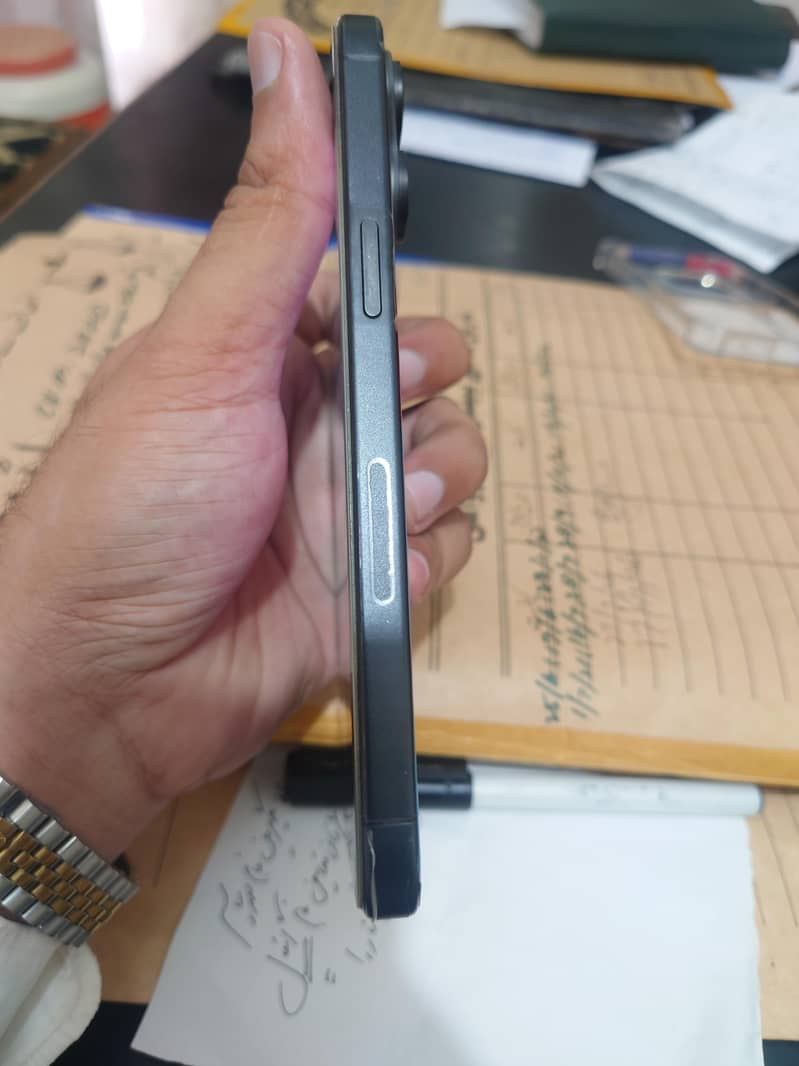 Apple iPhone 15 Pro Max 1