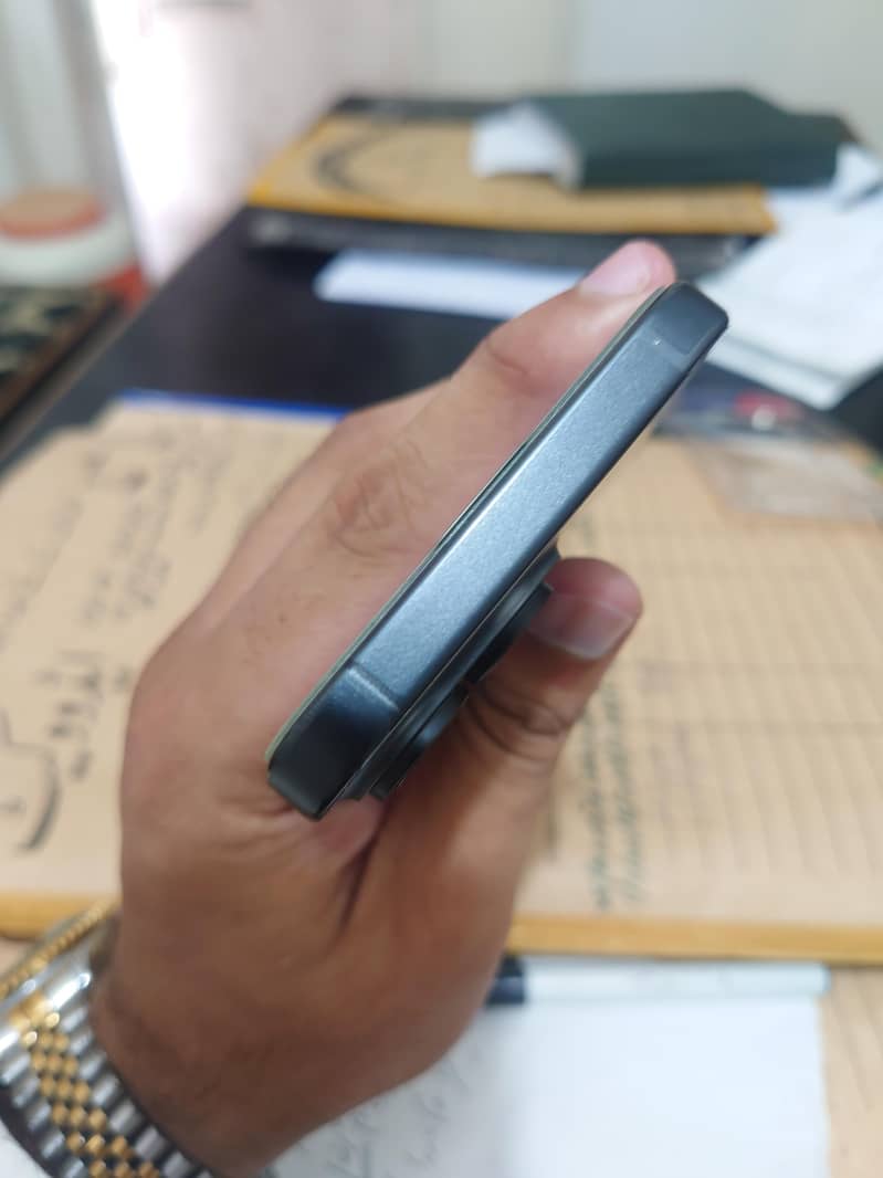 Apple iPhone 15 Pro Max 3