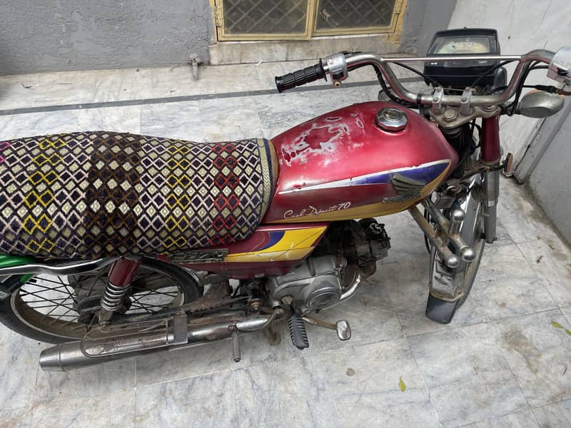CD 70 good condition 8