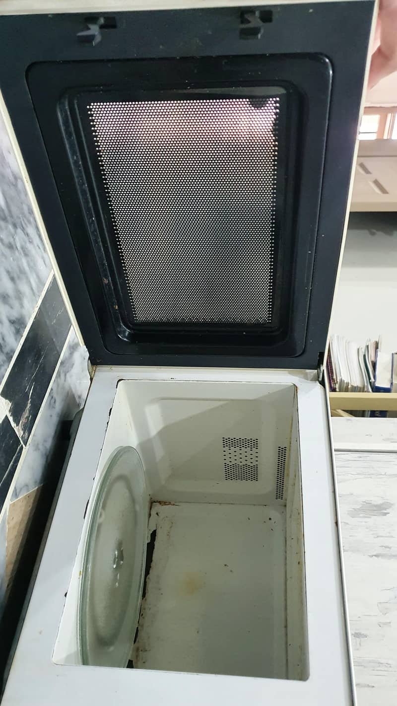 Orient microwave 2