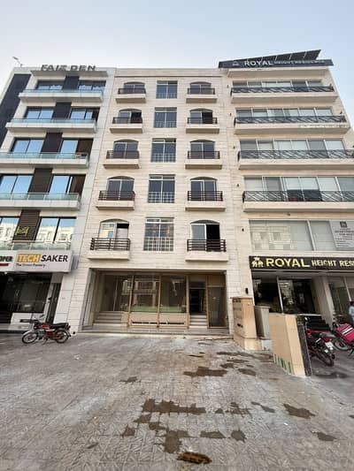 5 MARLA BUILDING FOR SLAE IN BAHRIA TOWN LAHORE