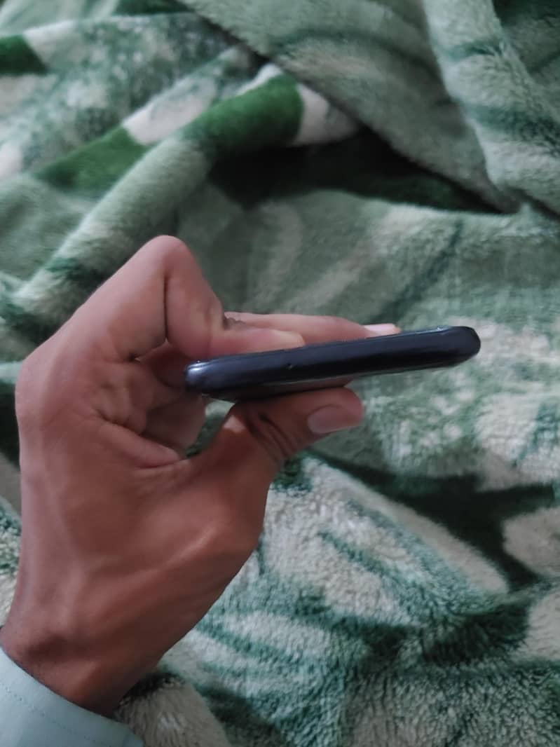 Samsung Mobile A04e 1
