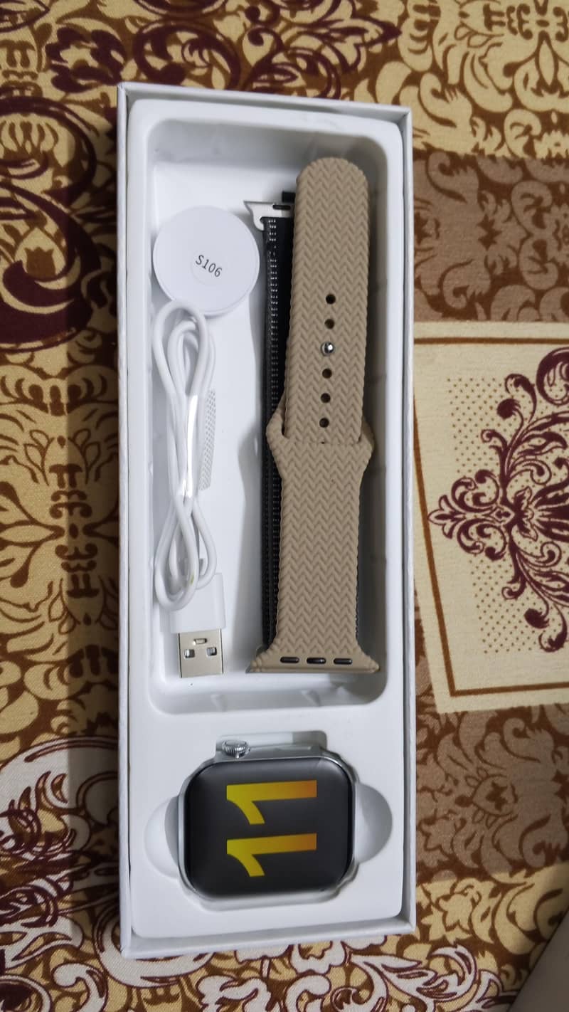 H11 PRO-B Multi-functional Smart Watch 1