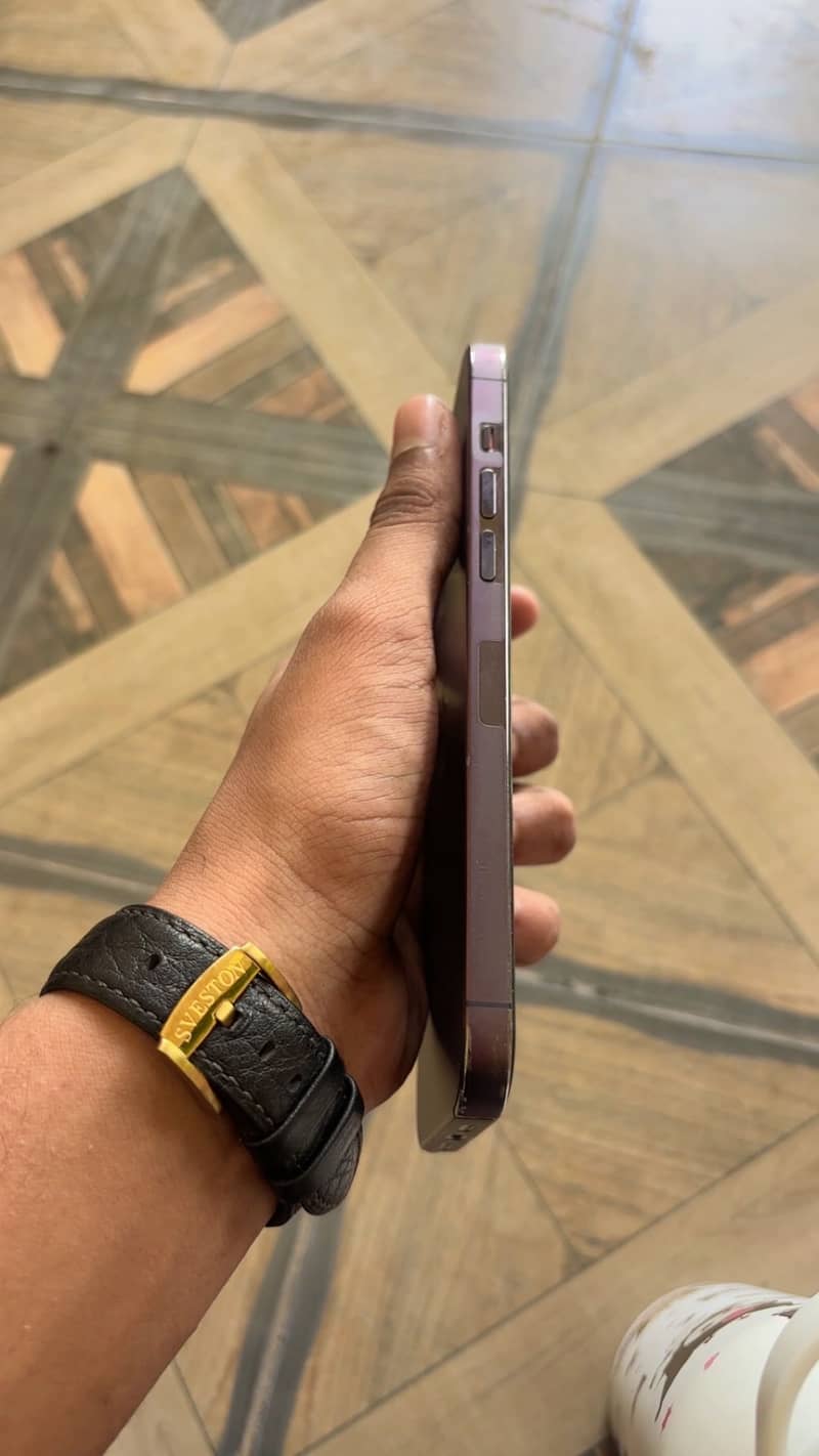 Apple iPhone 14 Pro Max 0