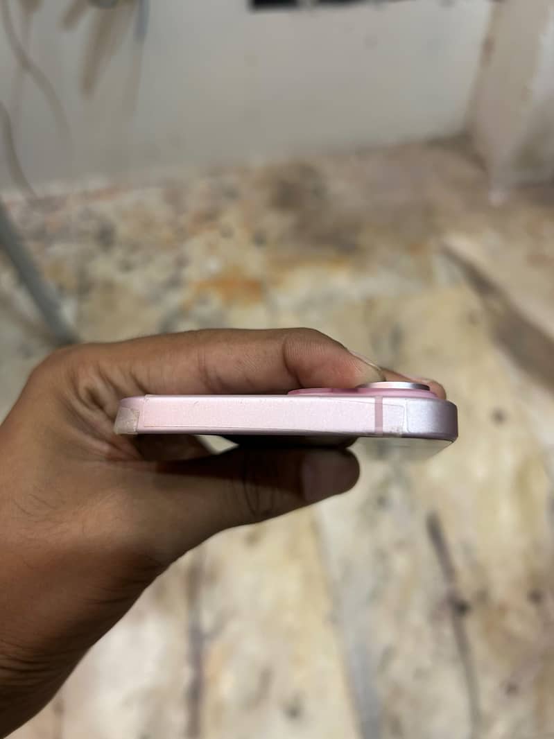 Apple iPhone 15 3