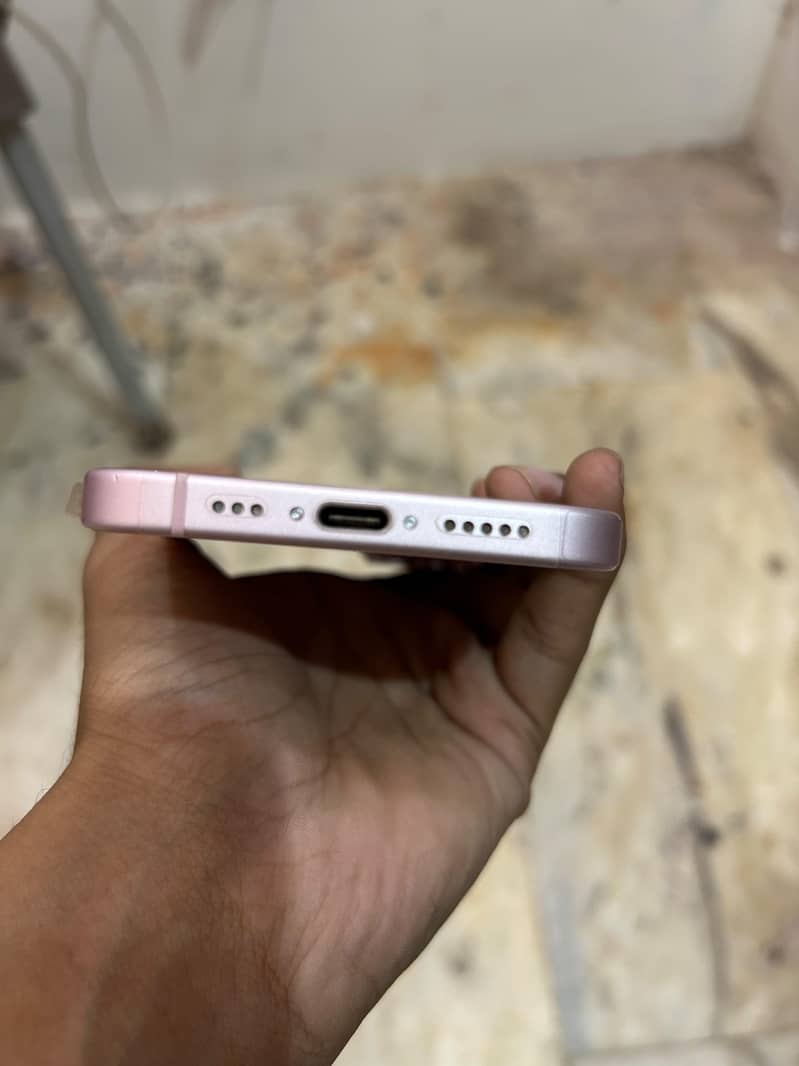 Apple iPhone 15 5