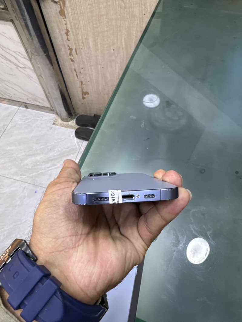 Apple iPhone 13 Pro 2