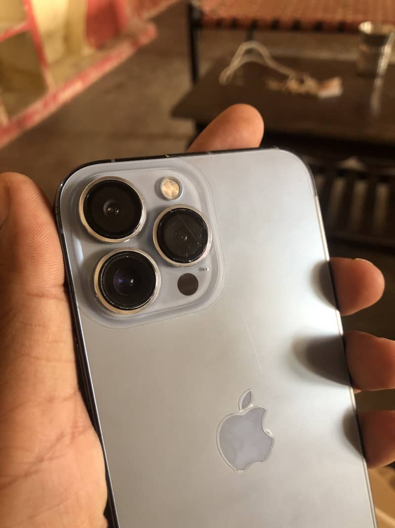 Apple iPhone 13 Pro Max 2