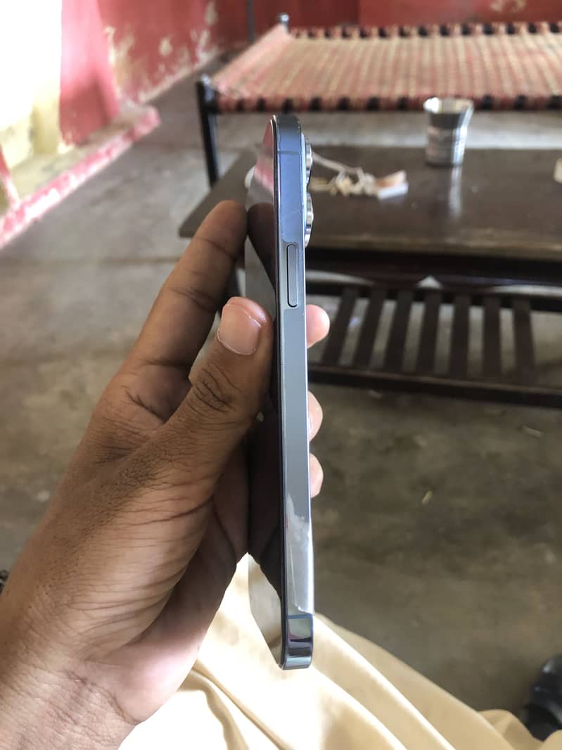 Apple iPhone 13 Pro Max 6