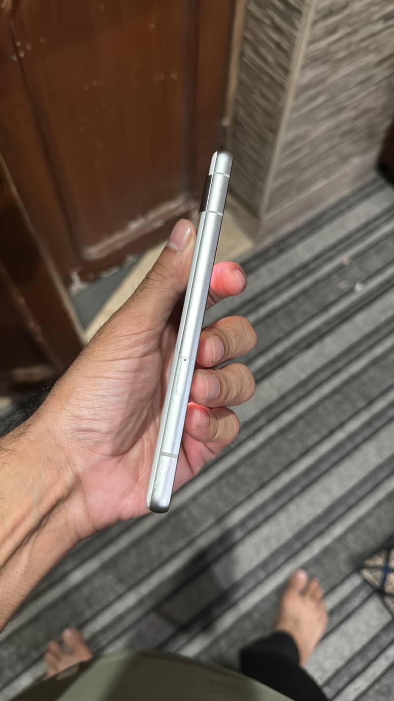 Google pixel 7A 2