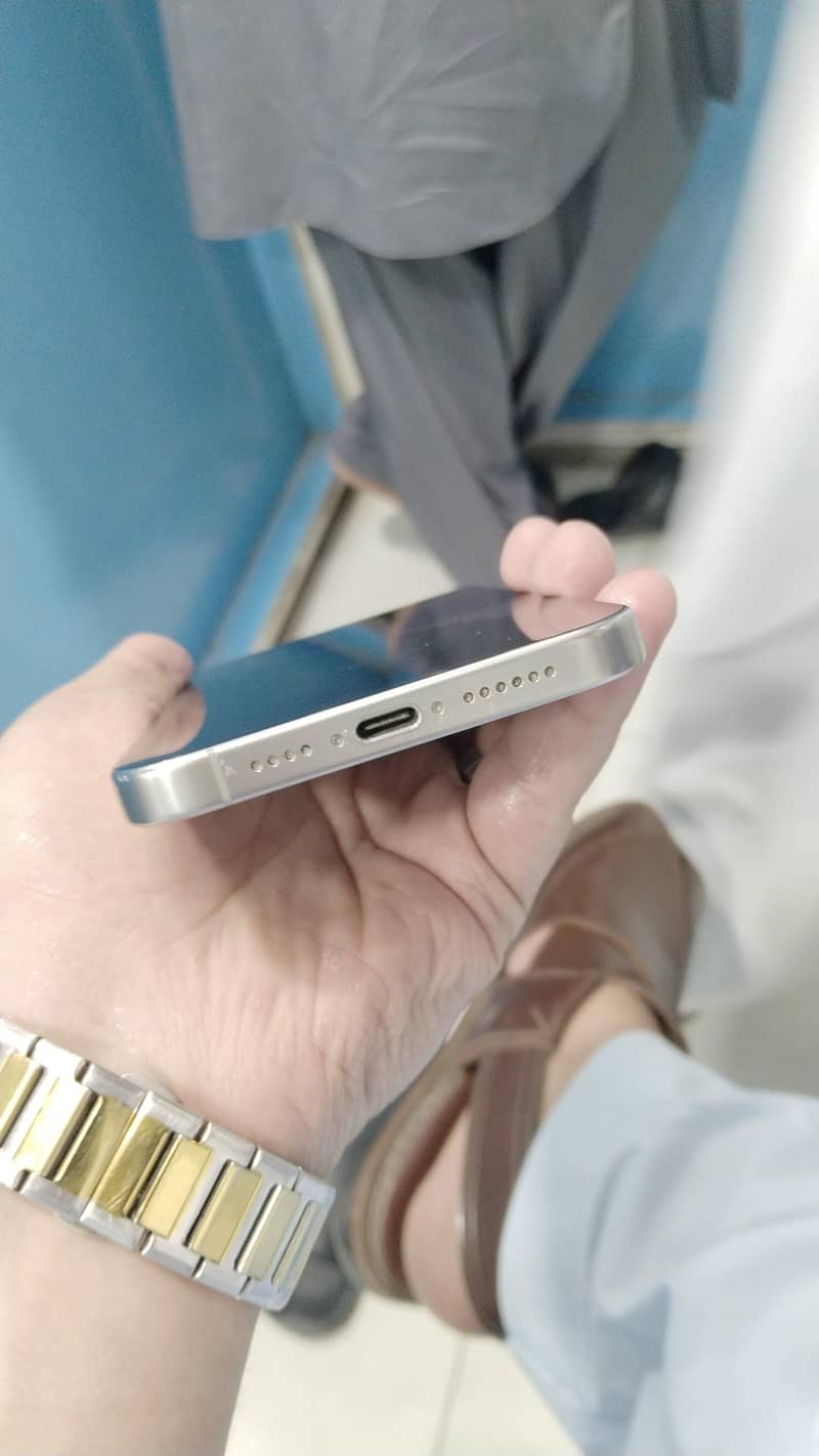 Apple iPhone 15 Pro Max 1