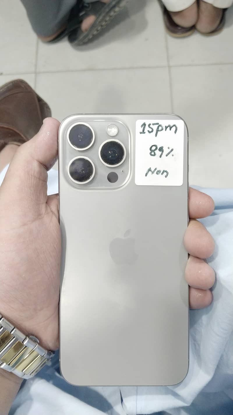 Apple iPhone 15 Pro Max 4