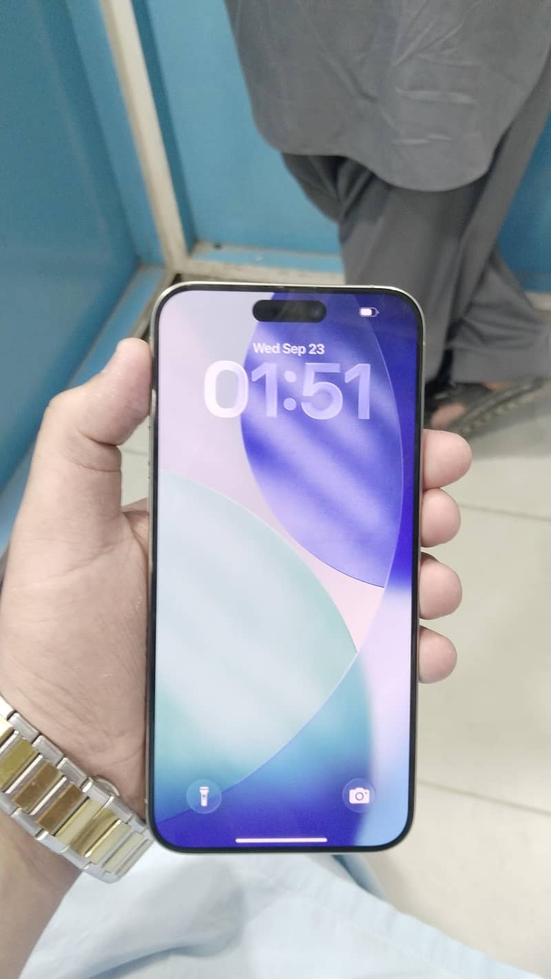 Apple iPhone 15 Pro Max 6