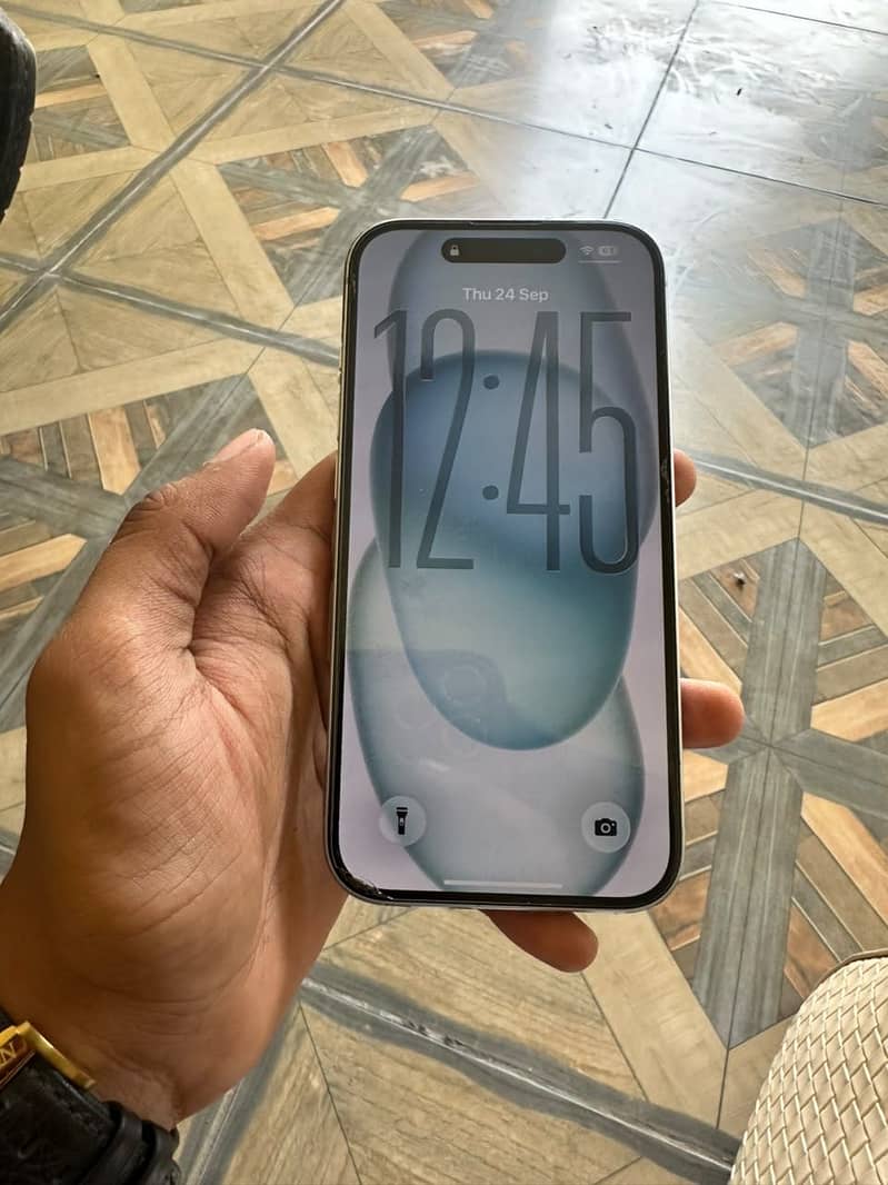 Apple iPhone 15 2