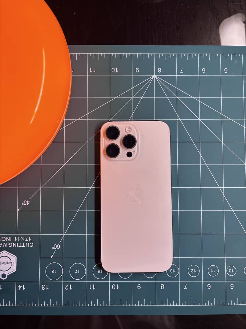 Apple iPhone 16 Pro Max 1
