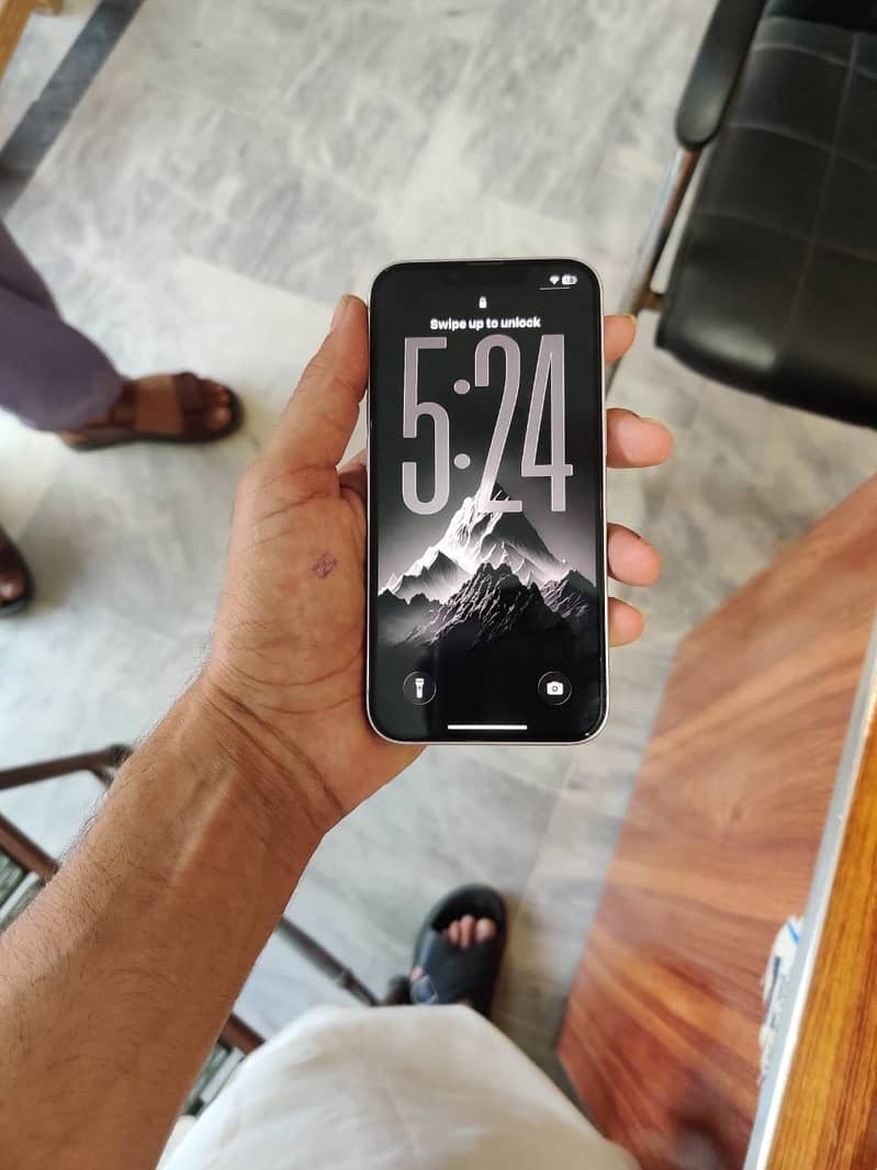 Apple iPhone 14 4