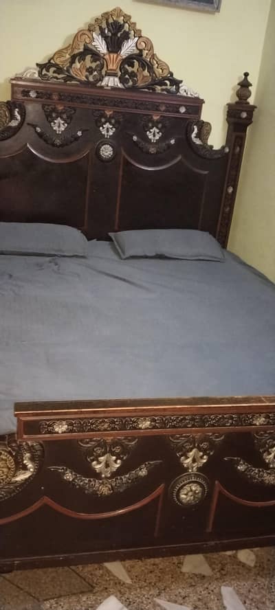 Double Bed With 2 Side Tables Available For Sale. . .