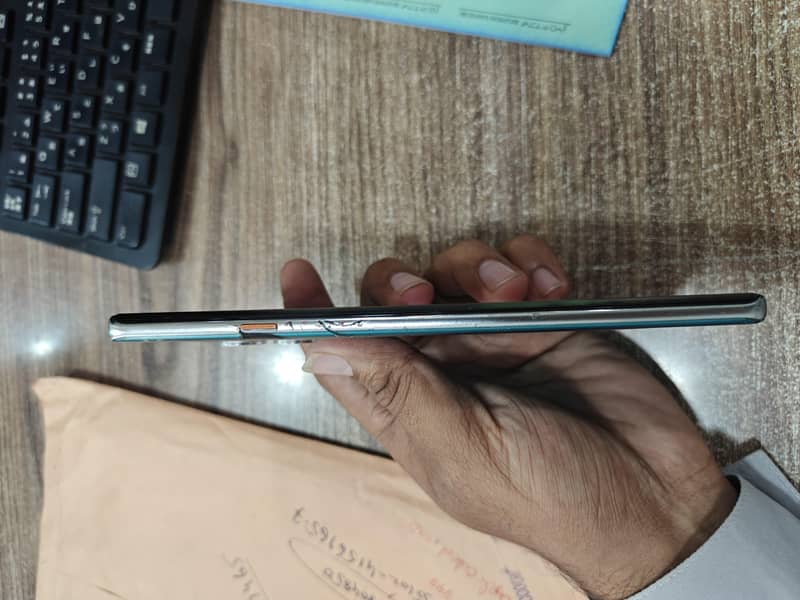 Tecno CAMON 40 Pro 4