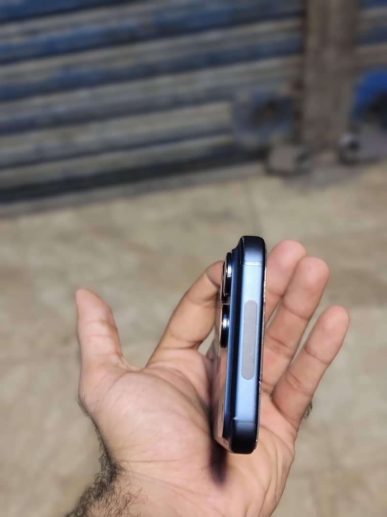 Apple iPhone 17 Pro Max 3