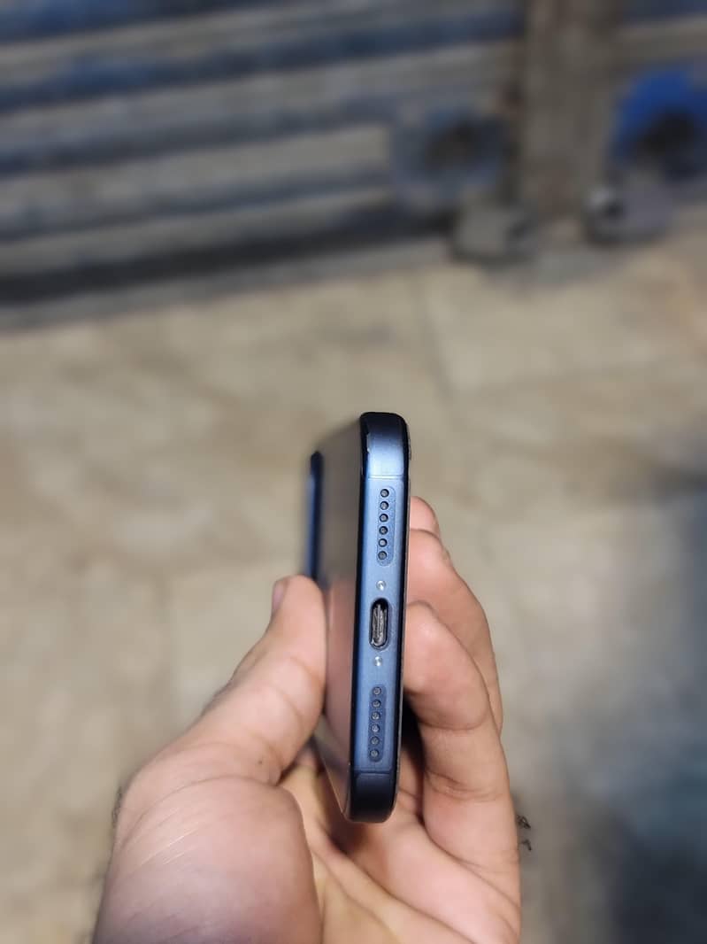 Apple iPhone 17 Pro Max 4
