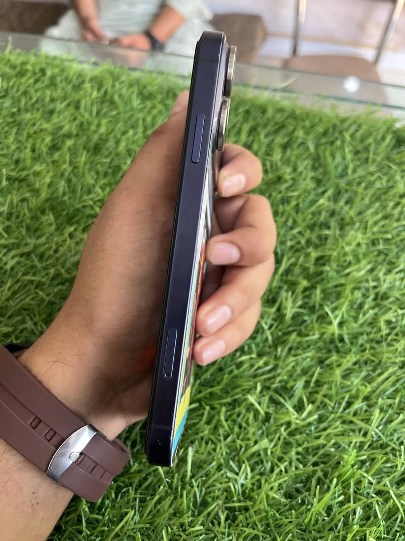 Apple iPhone 11 3