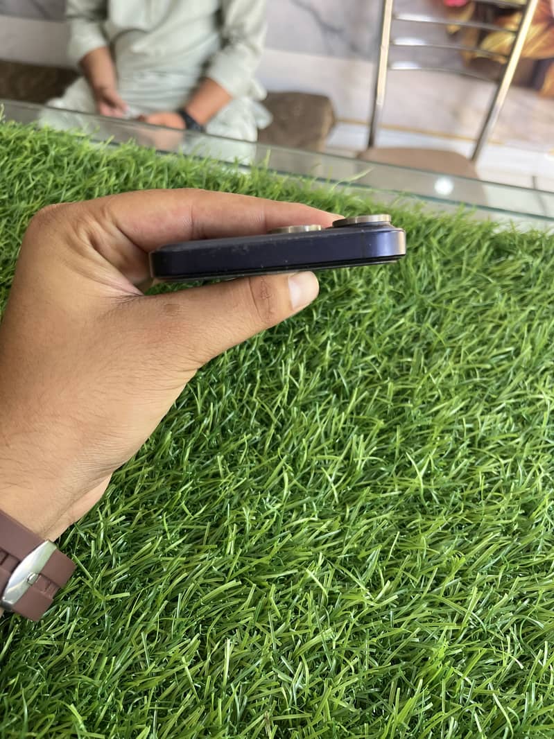 Apple iPhone 11 4
