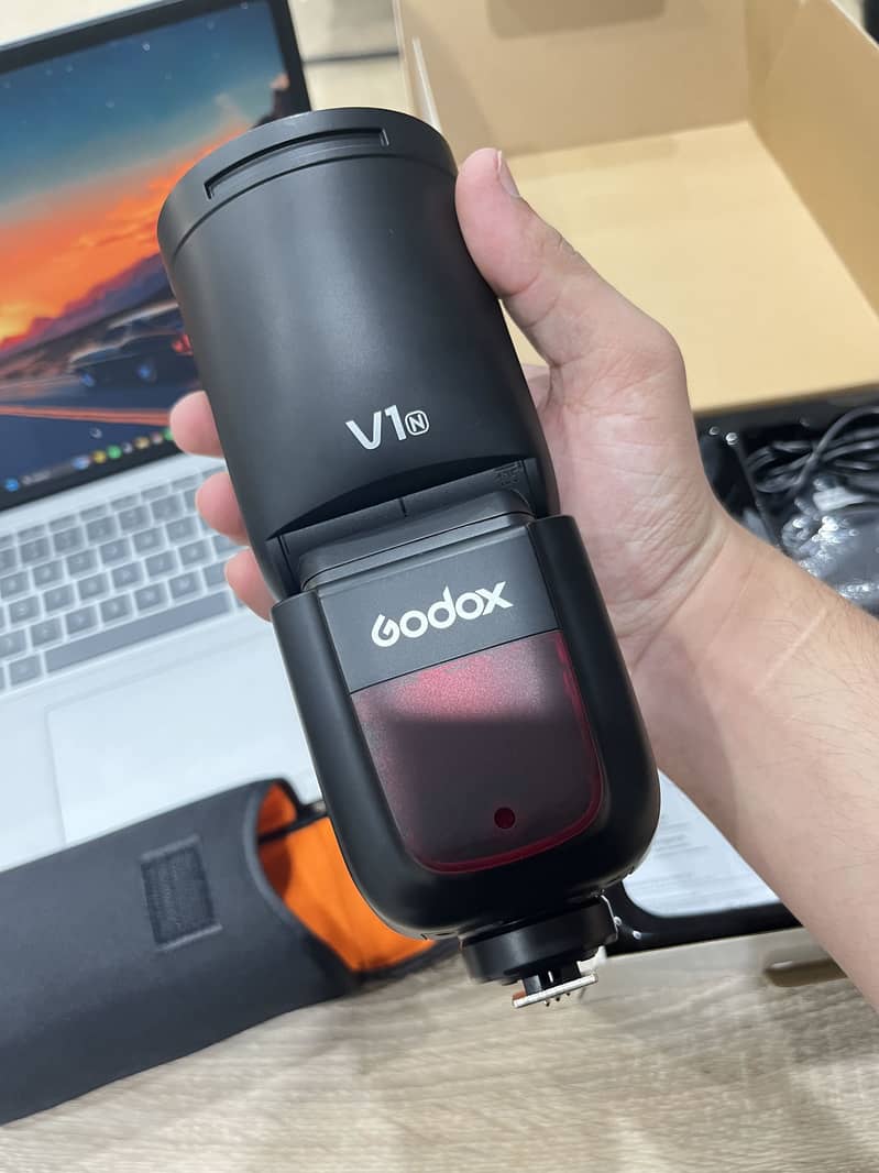 Godox - V1 Camera Flash Light 1