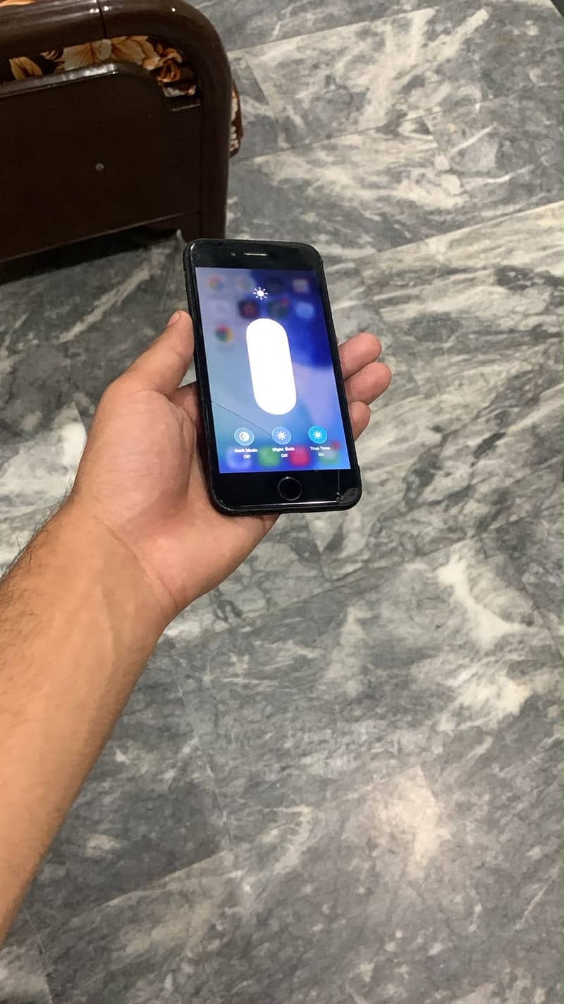 Apple iPhone SE 0