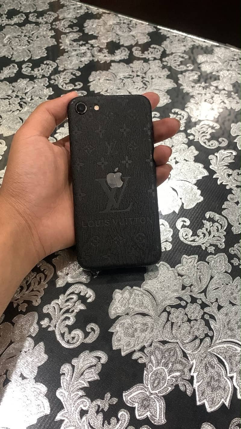 Apple iPhone SE 7