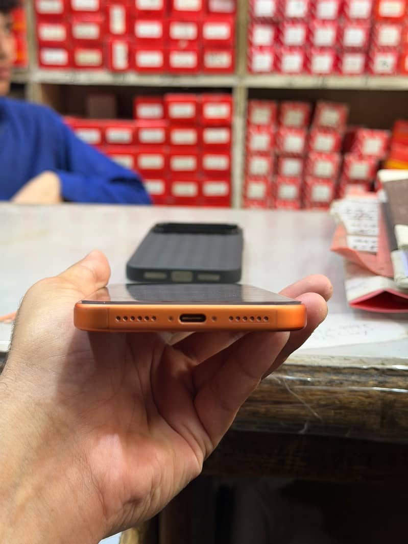 Apple iPhone 17 Pro Max 4