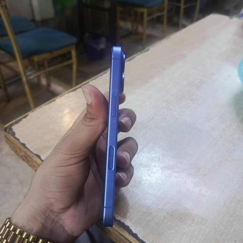 Apple iPhone 16 1