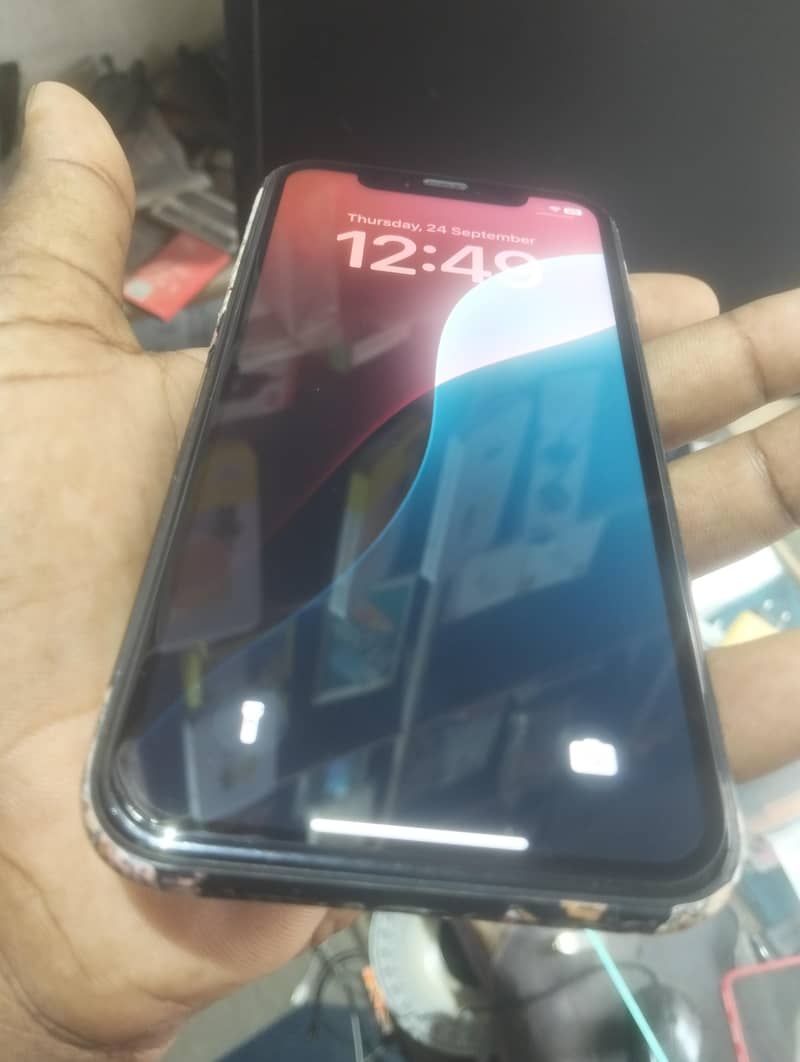Apple iPhone XR 0