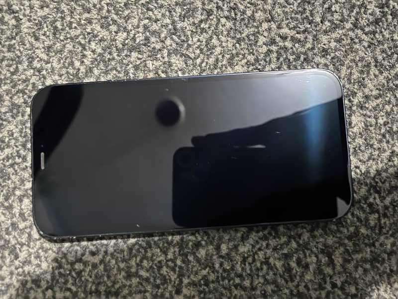 Apple iPhone 12 4